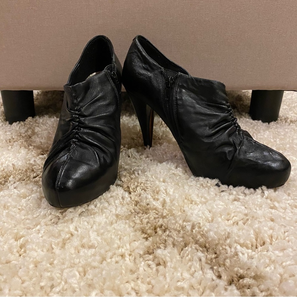 Steve Madden Stiletto Ankle Booties Black Leather Platform Heels